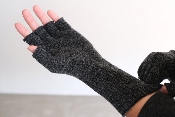 nonnative -DWELLER CUT OFF GLOVES WOOL YARN - CHARCOAL