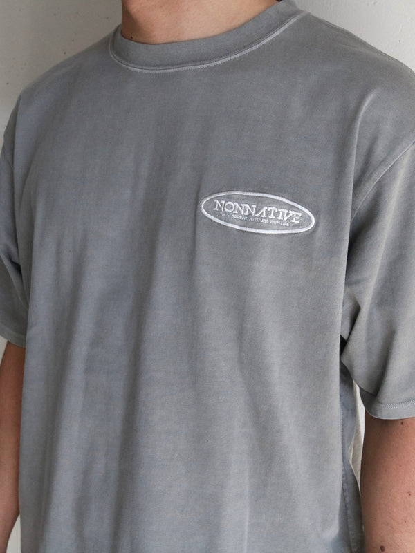 DWELLER S/S TEE "NONNATIVE - 1” / GRAY